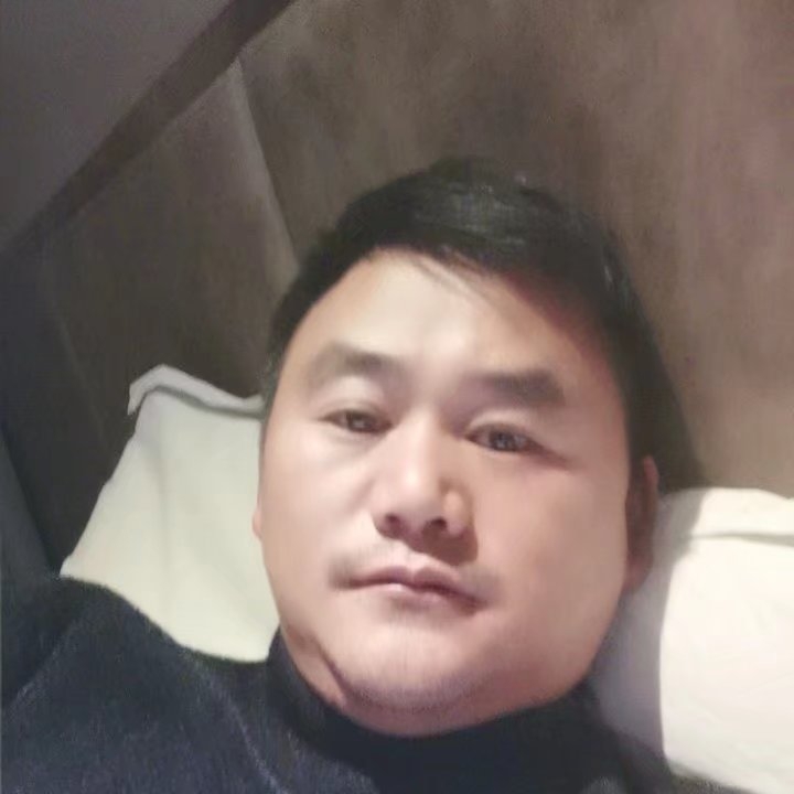 奔跑的第三张照片--西昌中老年相亲网
